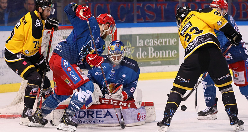Grenoblois et Niçois s'affrontant lors de la saison 2019-2020